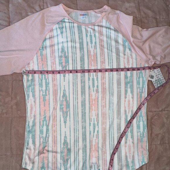 NEW 2.0 LuLaRoe 2XL White Pink Mint Aztec Body Pink Sleeves Randy Baseball Tee - Picture 6 of 8